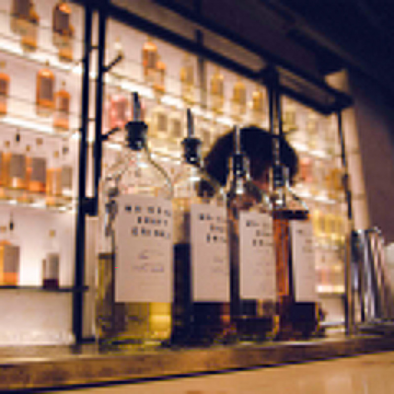 Delantal Moonshine para el Macera Taller-Bar