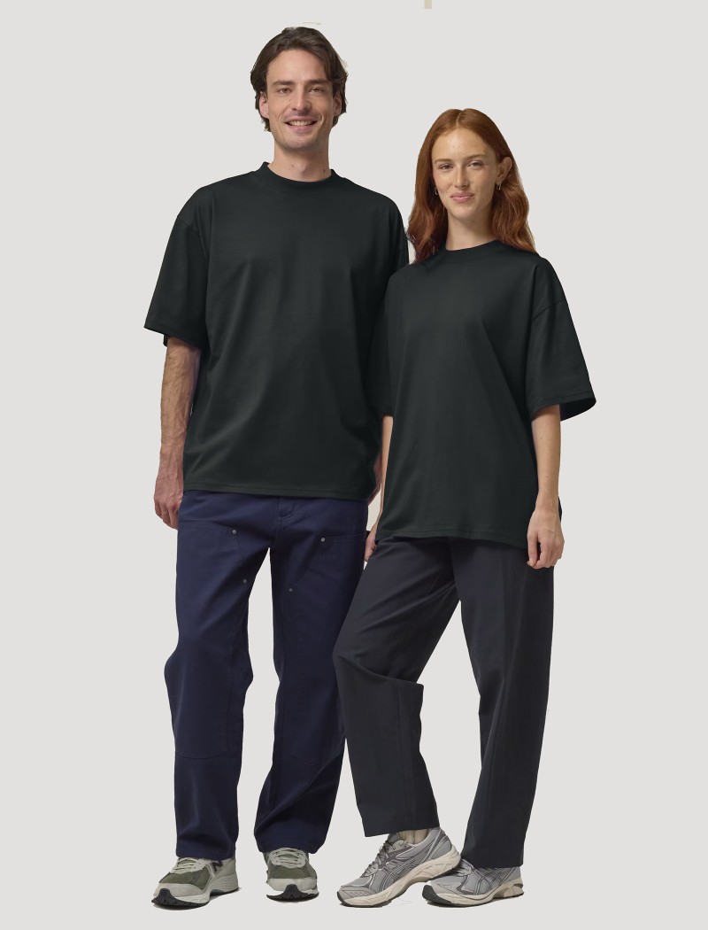 Camiseta oversized negra unisex Camiseta oversized negra unisex en algodón orgánico