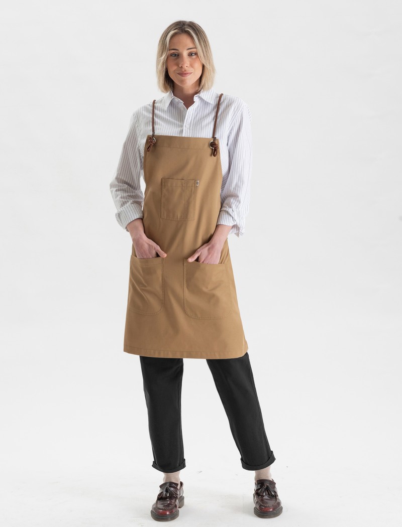 Delantal cruzado a la espalda arena con cordones Delantal cruzado a la espalda arena con cordones