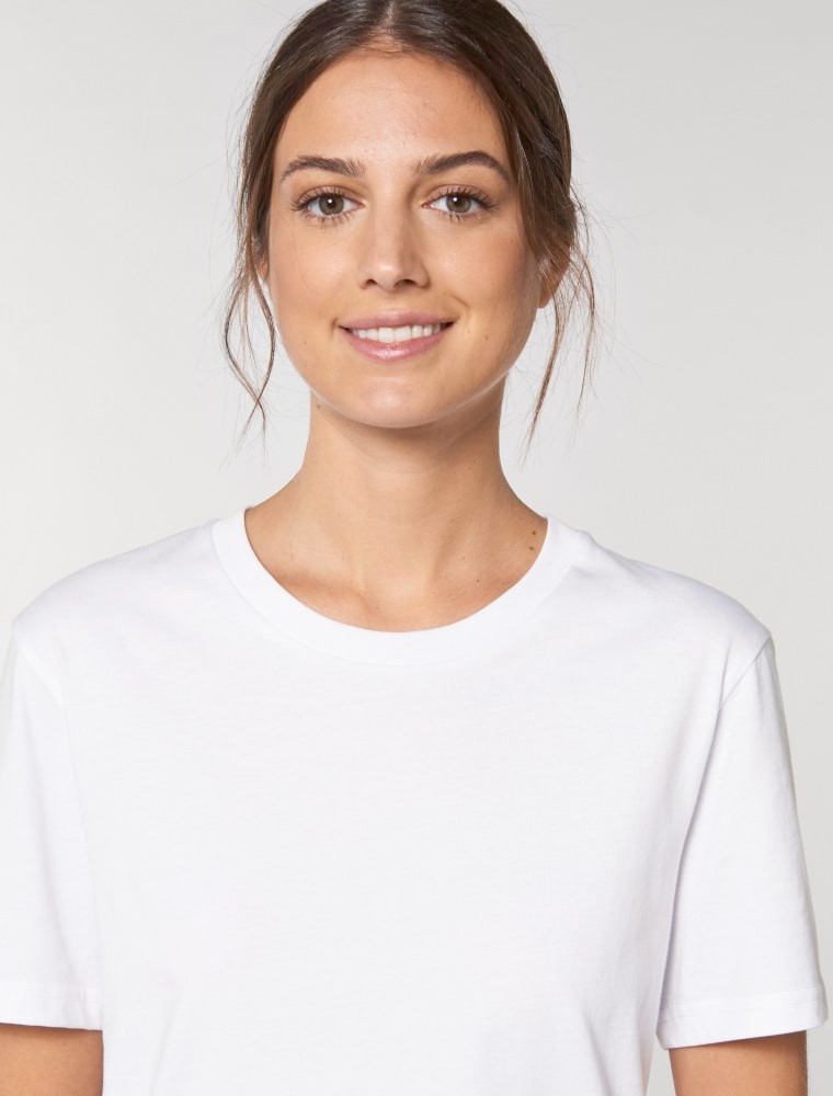 camiseta_blanca_chica_1b Camiseta blanca de mujer con logo