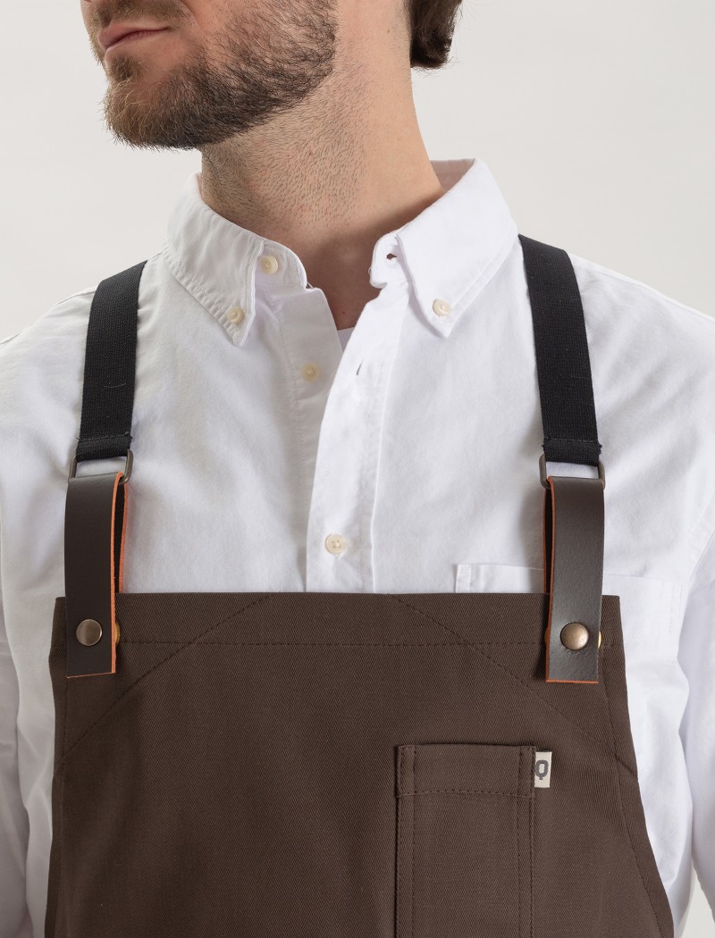 Garbo Marron-1 Delantal Garbo Cafe