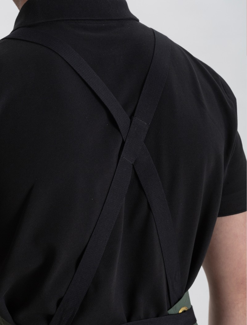 Delantal verde para restaurante cintas cruzadas y cuero Delantal verde para restaurante cintas cruzadas y cuero