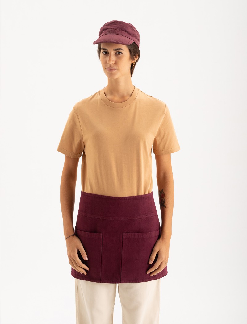 Delantal y gorro para cafeterías de especialidad granate Delantal y gorro para cafeterías en granate